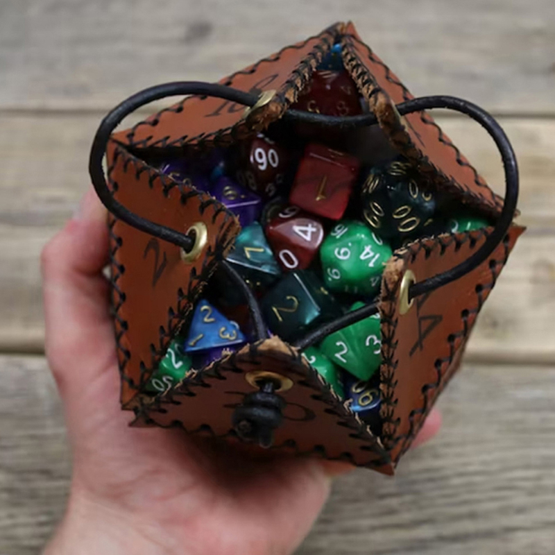 Per il lavoro quotidiano Idea  - Leatherwork Ideas recensione e prezzo