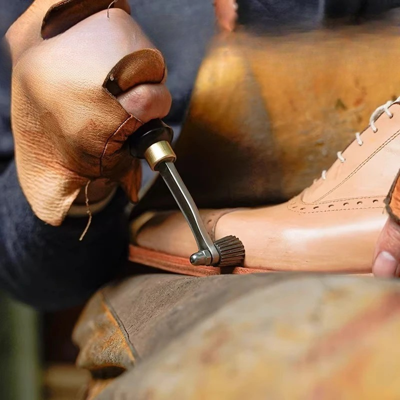 Macchina per Goffratura Bordi  - Leatherwork Roller recensione e prezzo
