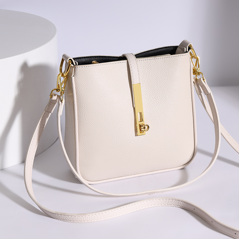 Nuova borsa a tracolla in pell - Leatherwork Ideas recensione e prezzo
