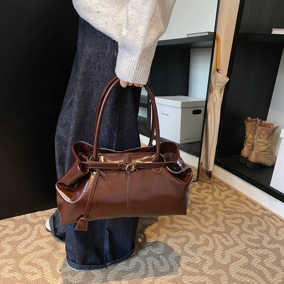 Borsa a tracolla Hobo in pelle - Leather Workshop recensione e prezzo